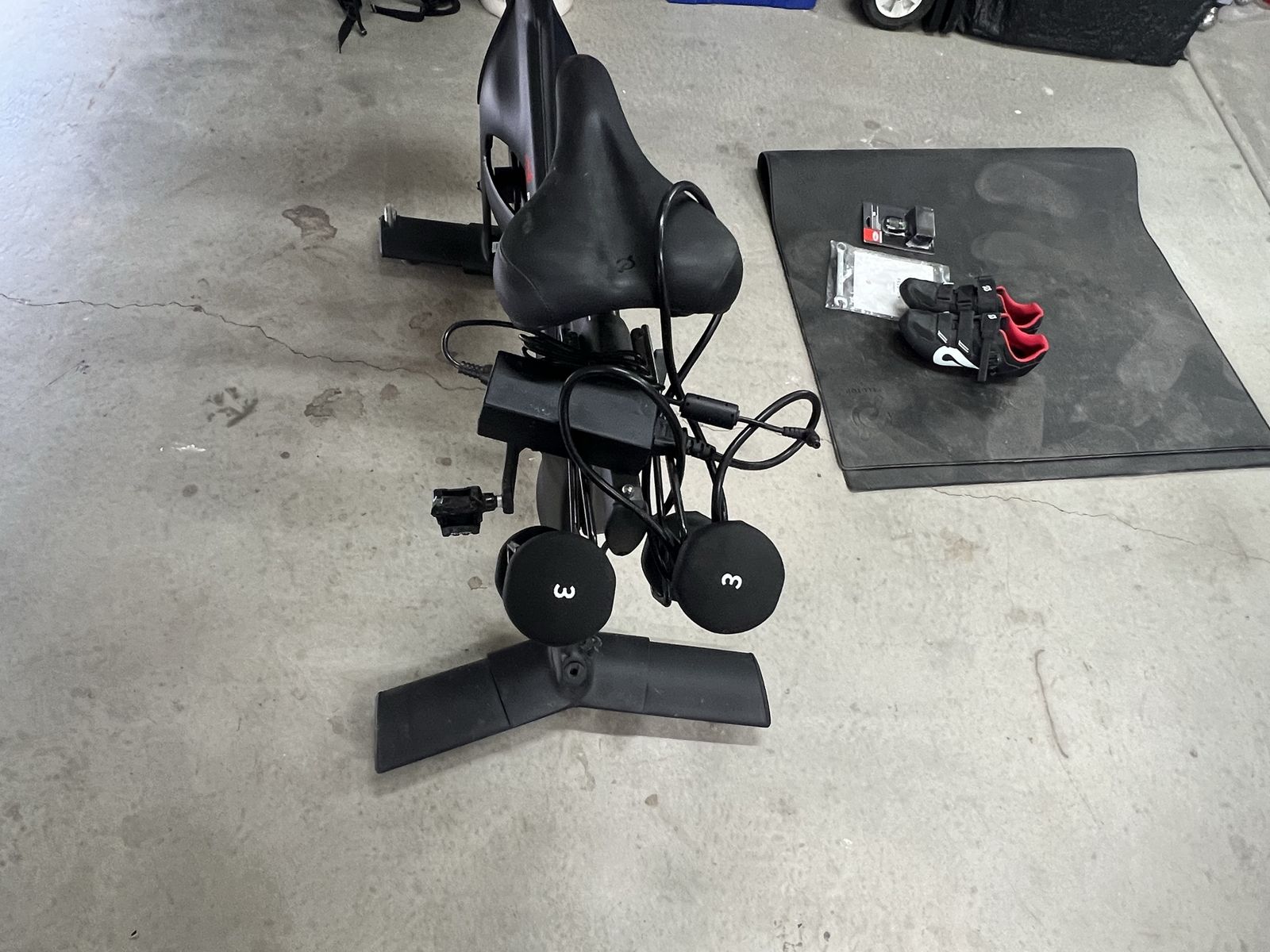 Main image 3