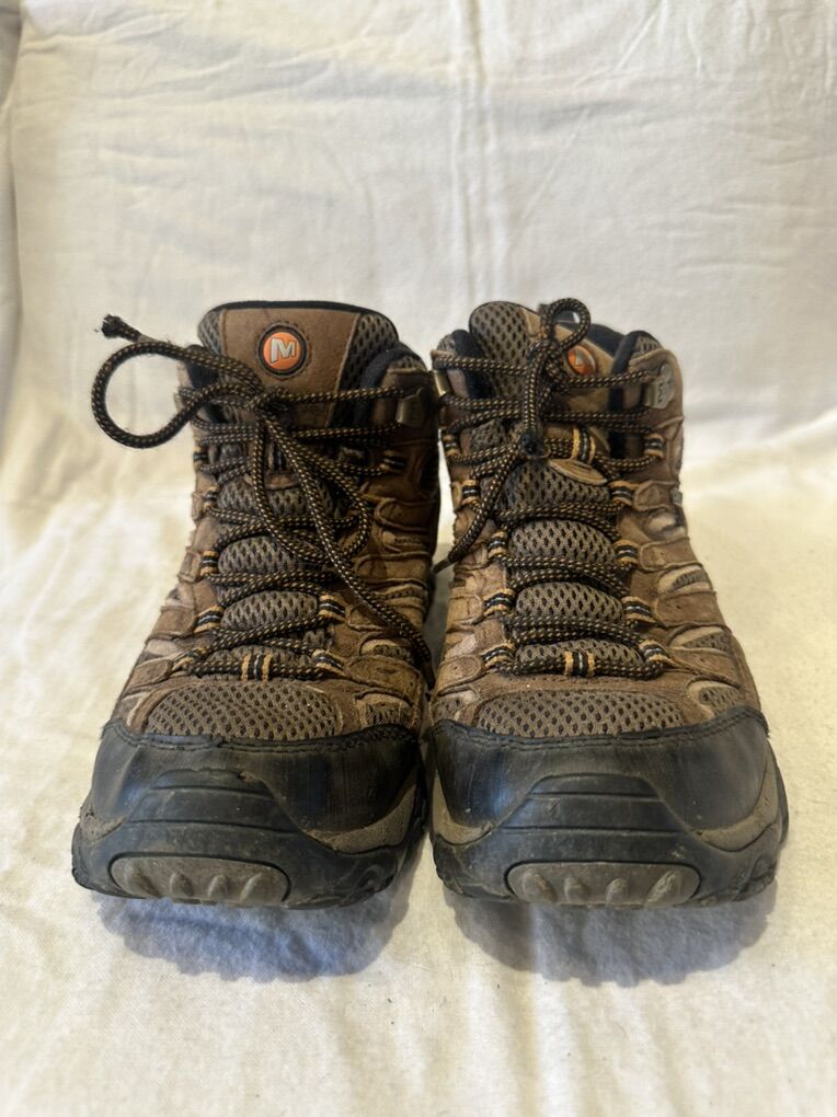Merrell Earth Men’s 8.5 Waterproof Hiking Boots