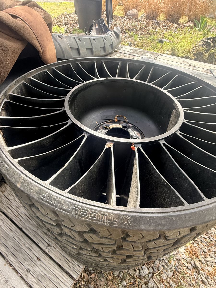 NEW Two Michelin Tweel Lawnmower Tires Zeroturn Zero Turn Lawn mower Tires