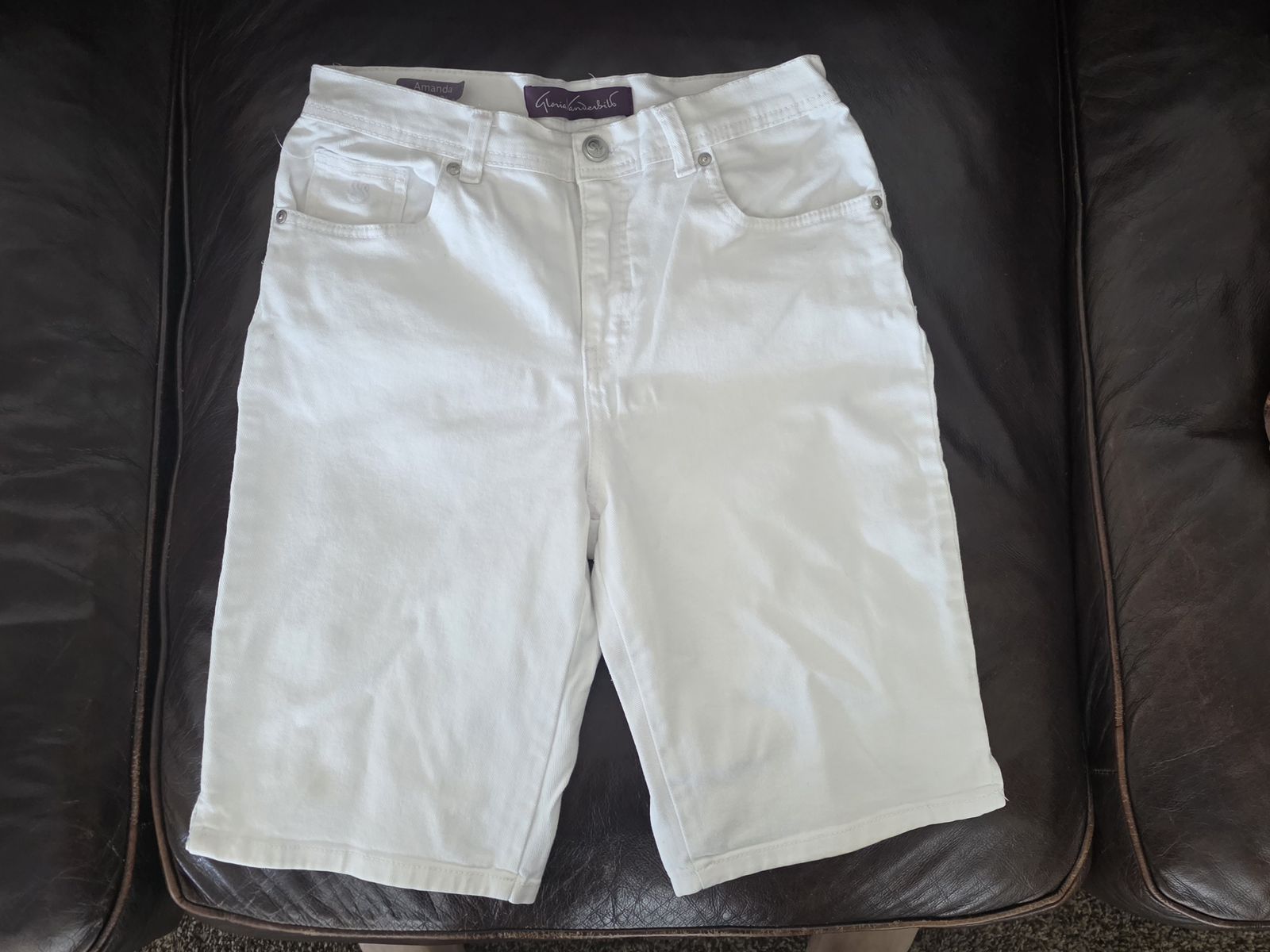 Women's SIZE 6  White Shorts