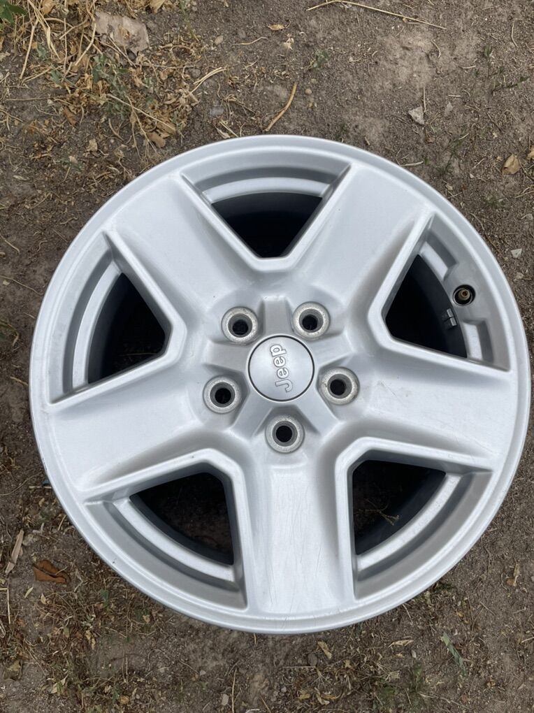 17 Inch Jeep Wheel