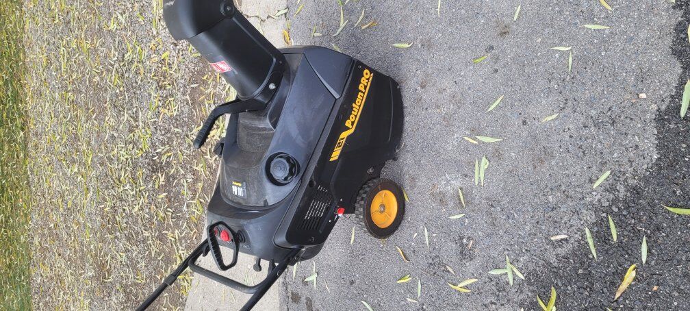 21"cut poulan PRO 111 SNOW BLOWER
