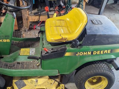 John Deere Riding Mower