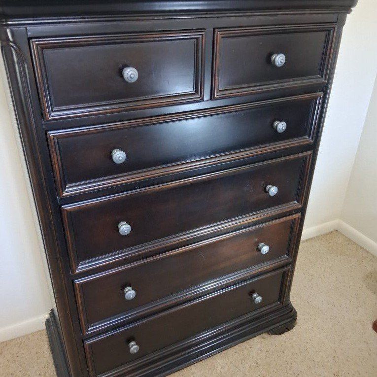 Dresser 6 drawers