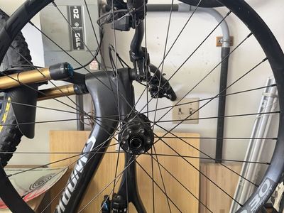 27.5 mountain bike front rim raceface with dt Swiss hub
