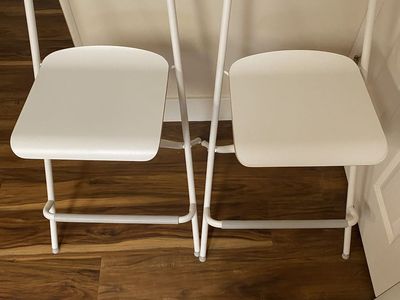 2 Barstools