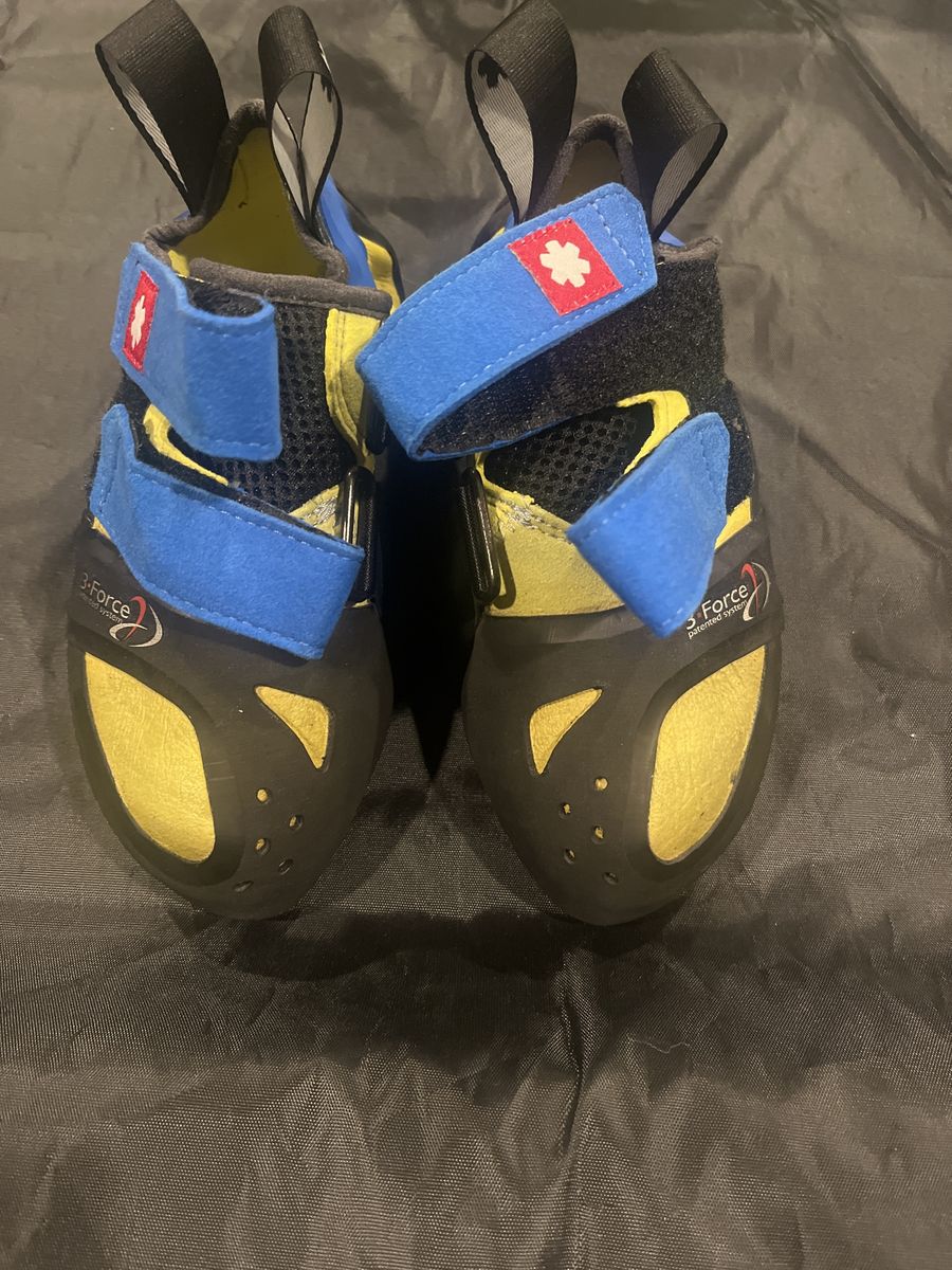 Climbing shoes Men’s size 5.5 (37.5)