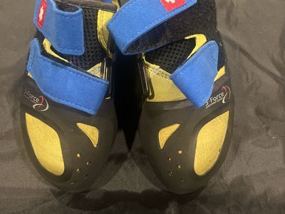 Climbing shoes Men’s size 5.5 (37.5)