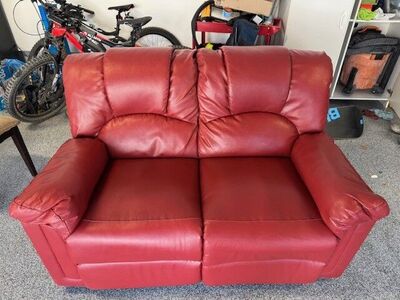 Leather loveseat / recliner