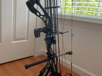 DIAMOND EDGE 320 LIKE NEW WITH ARROWS