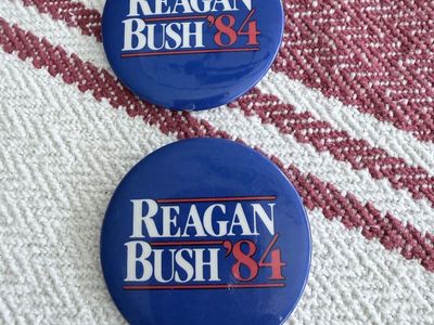 Vintage Reagan Bush '84 Campaign Political Buttons Pins Set of 2