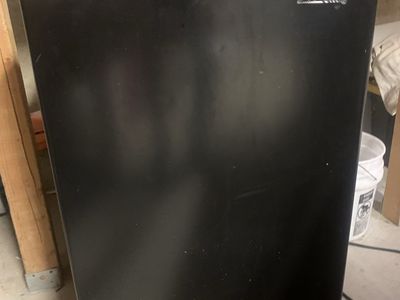 Arctic King mini fridge with Top Freezer, Used - Great for Dorms, Office