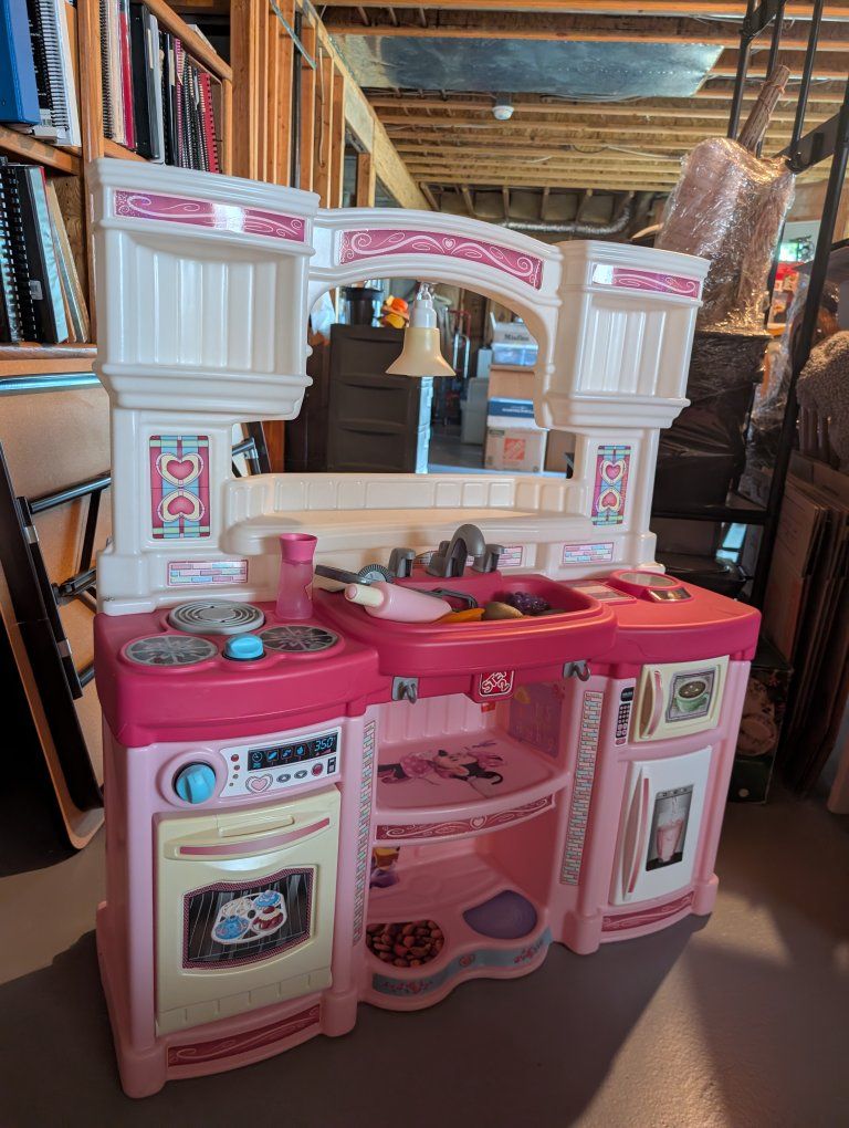 Step2 Grand Walk-In Kitchen Play Set Pink/White with Accessories Pretend Play Toddler Toy