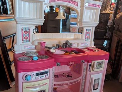 Step2 Grand Walk-In Kitchen Play Set Pink/White with Accessories Pretend Play Toddler Toy