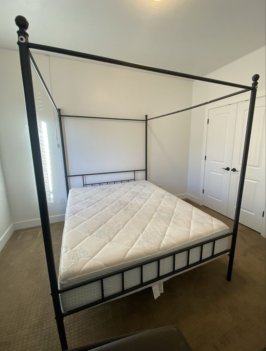 Queen Size Canopy Platform Bed Four Poster Frame