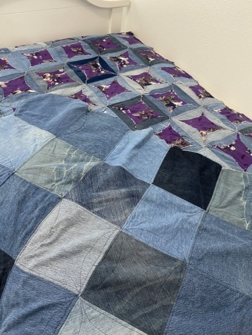 Patch Work Reversible Quilt Fits Full Or Twin Size