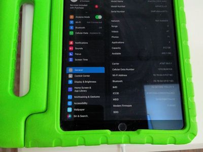 Apple iPad Pro (10.5-inch) 512GB Wi-Fi + Cellular AT&T (MPME2LL/A) in Green Case