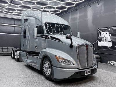 2023 Kenworth T680