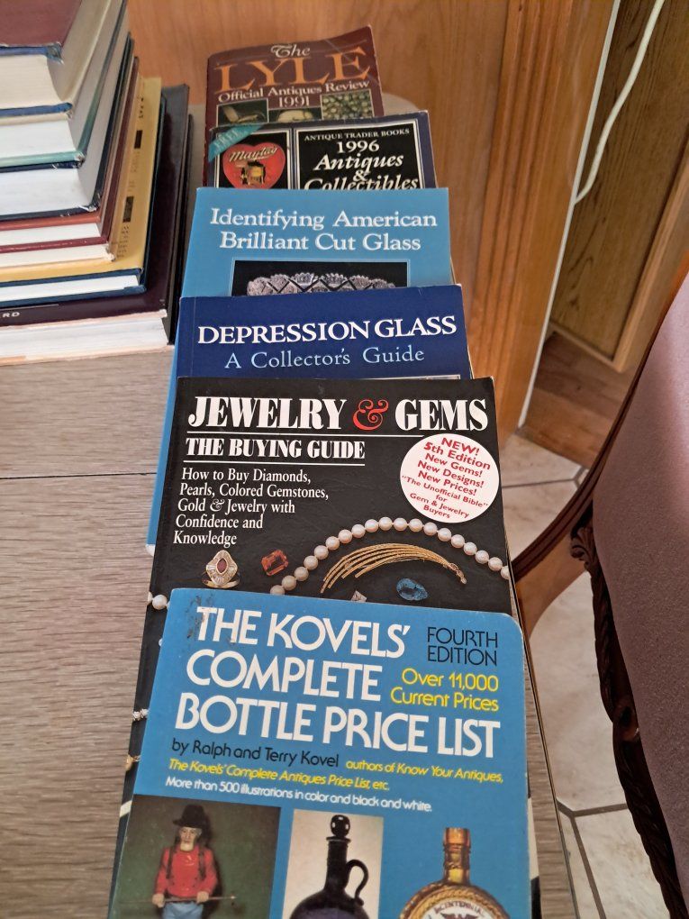 21 Vintage Collectibles Books