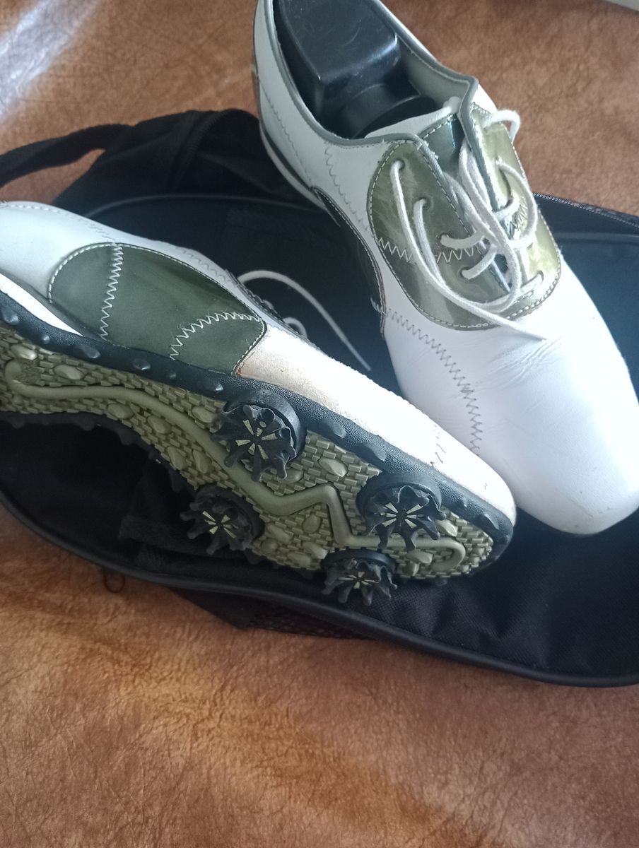 Golf shoes