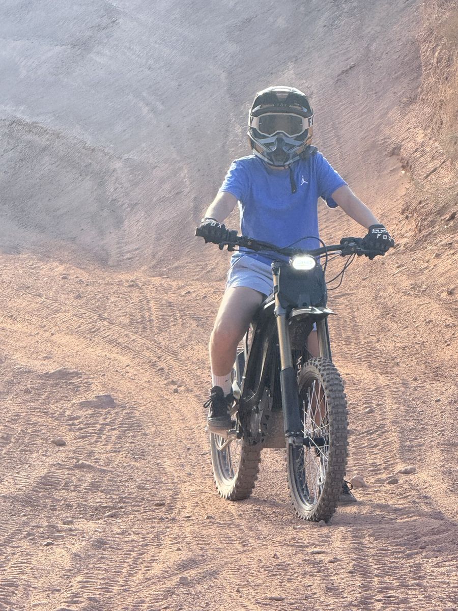 2025 Surron Light Bee X. Under 200 miles.  Electric Dirt Bike - Black Off-Road E-Bike with Headlight
