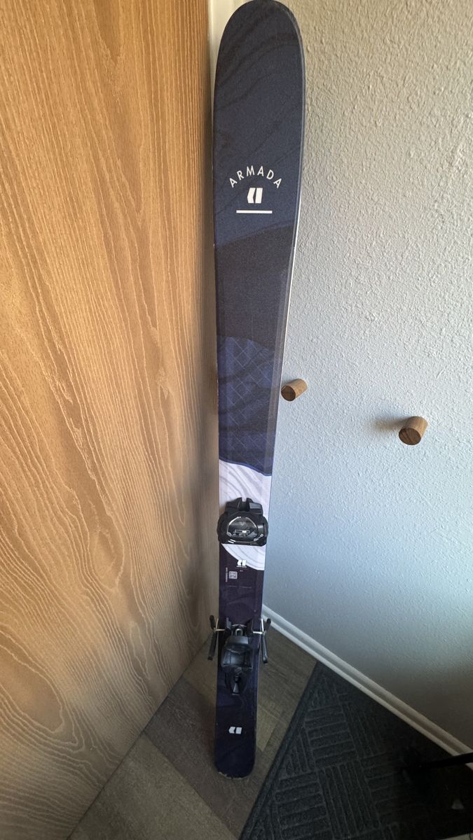 Armada Tracer 98 Skis 164cm w/ Bindings – Great Condition