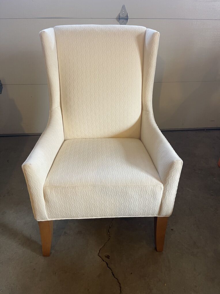 Ethan Allen Larkin Host Chair