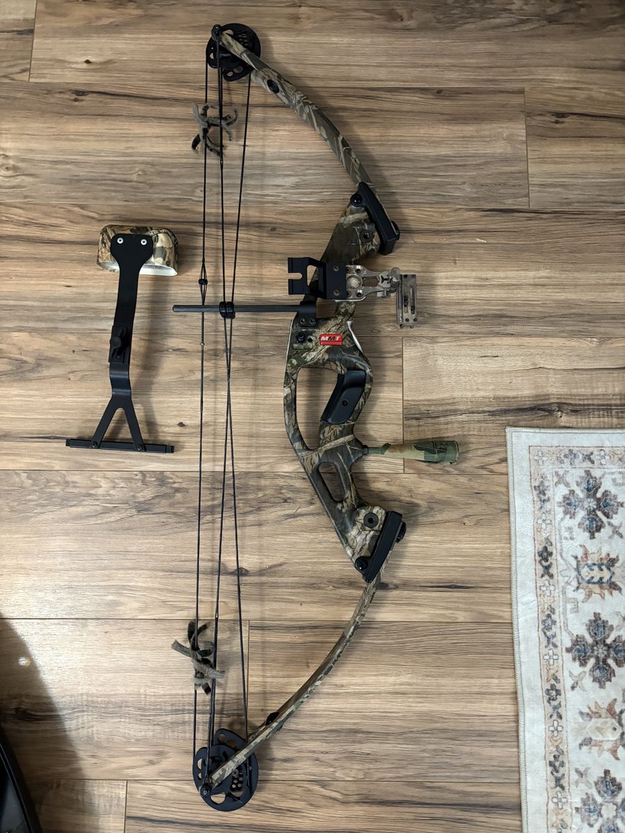 Hoyt Intruder Compound Bow