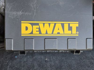 DEWALT DC970 18V 1/2" Cordless Compact Drill/Driver Kit with 2 Batteries & Charger