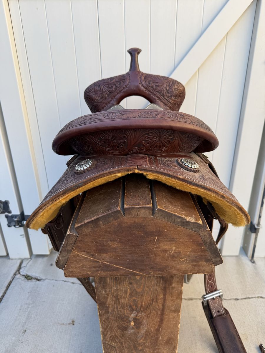 Main image 6