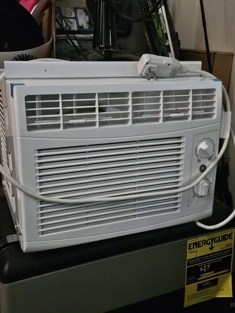 GE 5000 BTU Window Air Conditioner AHV05LYQ1 White