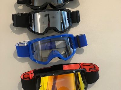100% Strata 2 and Fox Main Goggles