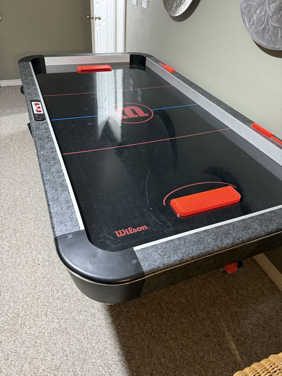 FREE AIR hOCKeY TABLE