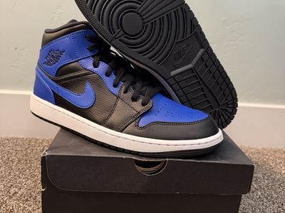 NEW Jordan 1 Hyper Royal Mid Size 12