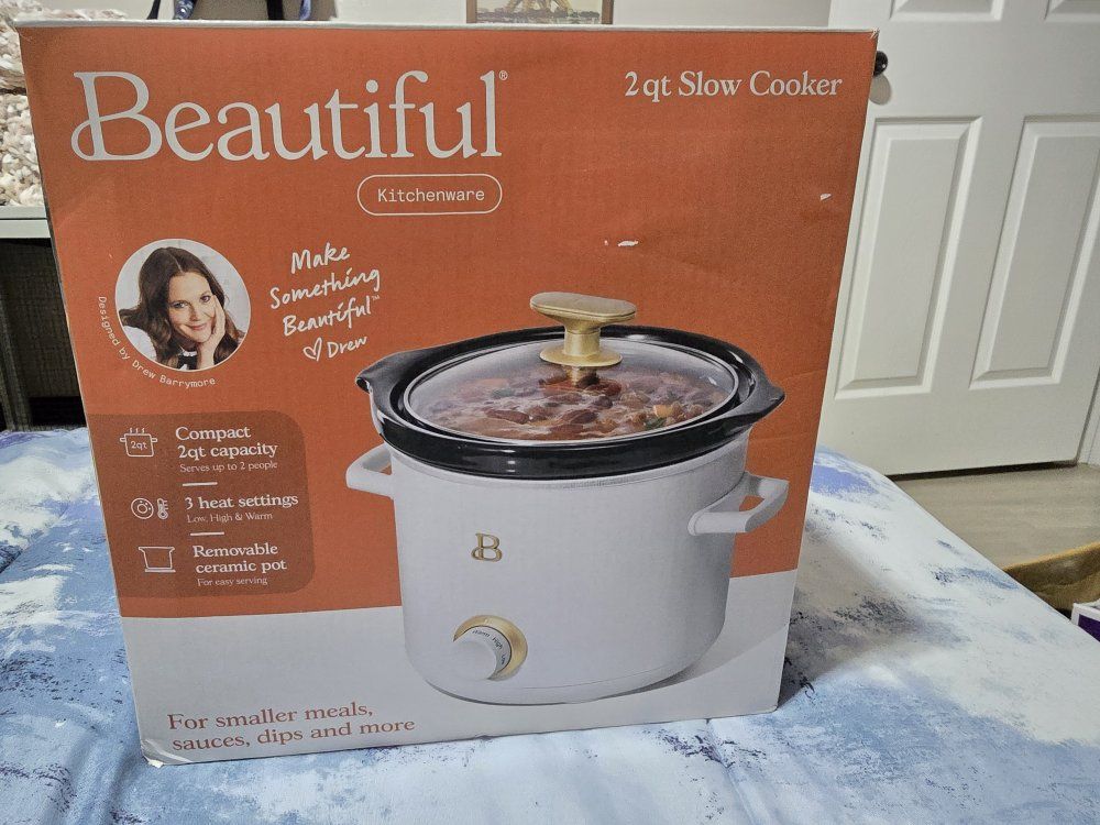 Beautiful Kitchenware 2 Qt Slow Cooker by Drew Barrymore