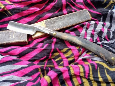 Wade & Butcher Straight Razor "For Barbers Only" with Original Box - Vintage XL Collectible