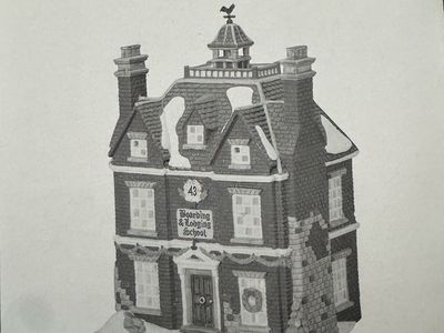 Heritage Village Collection Dickens' Village Series Boarding & Lodging School Handpainted Porcelain. Dept 56