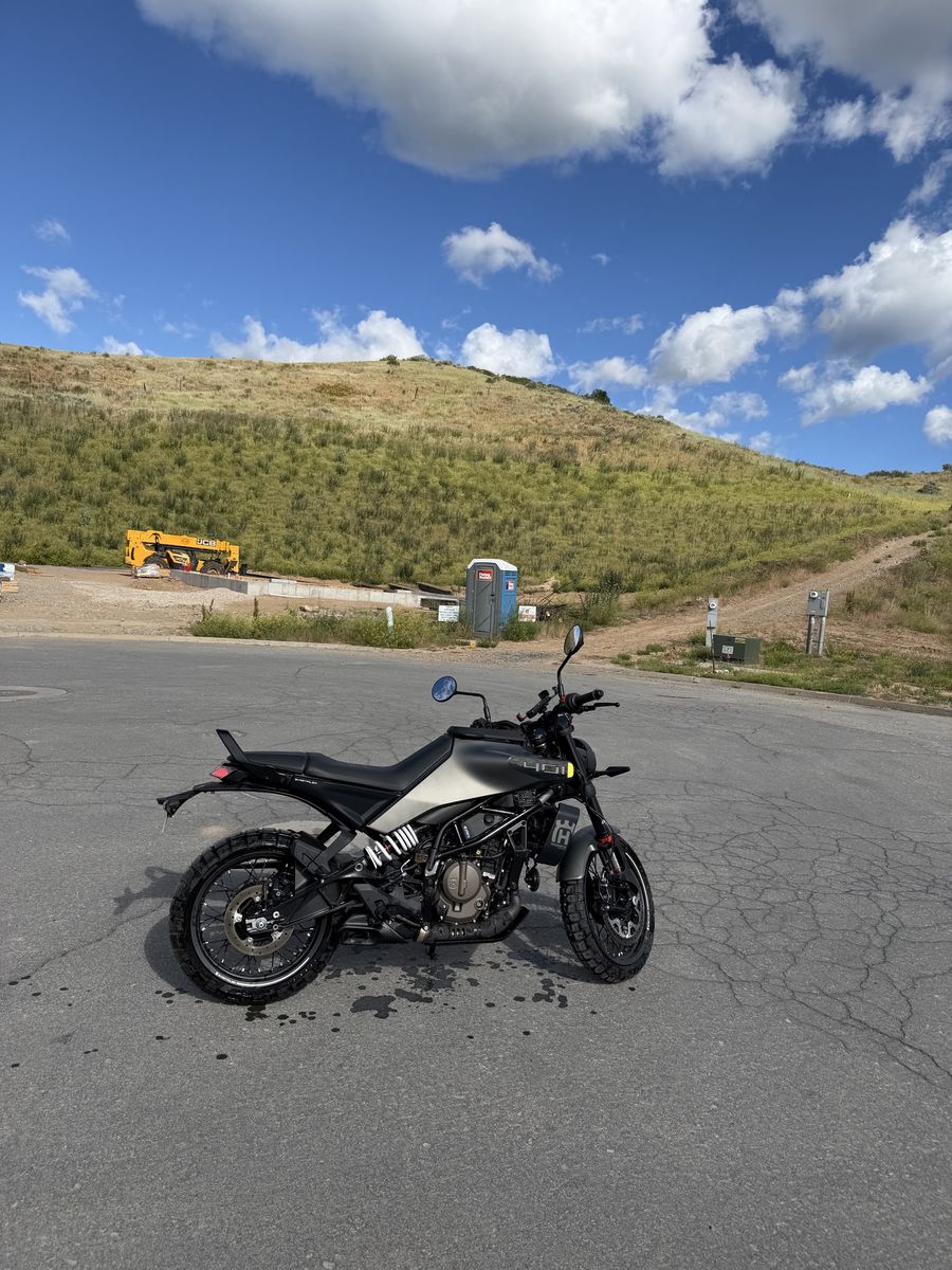 Husqvarna Svartpilen 401 motorcycle 2024