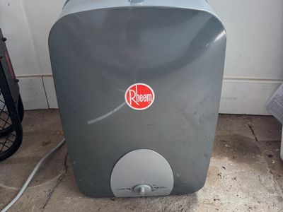 Rheem 6-Gallon Mini-Tank Electric Water Heater (120V)
