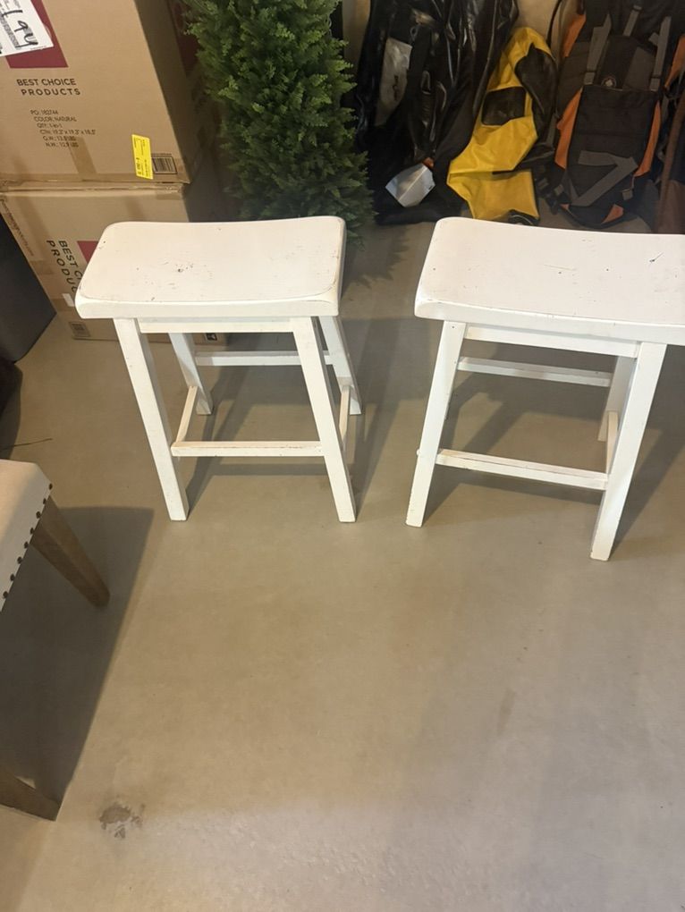 Set of 2 Darling white Stools