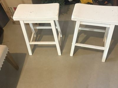 Set of 2 Darling white Stools