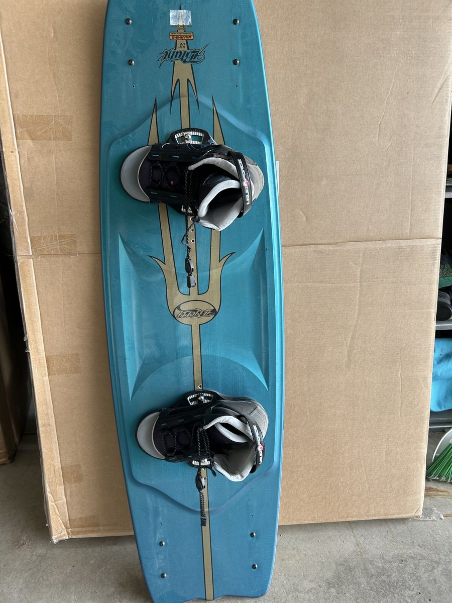 Liquid Force Trident 55" Wakeboard with Bindings - Blue/Gold