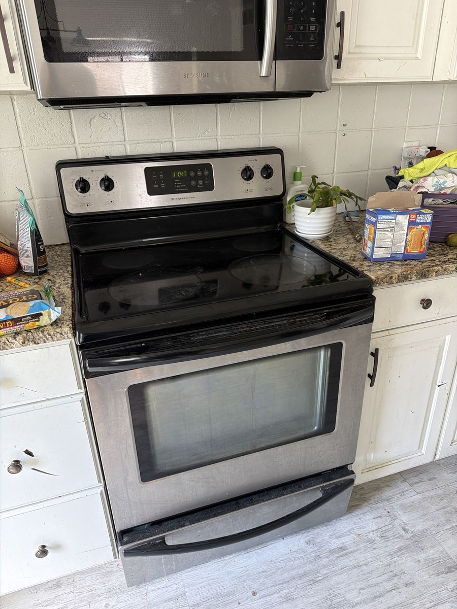 *FREE* Frigidaire Stainless Steel Electric Range with Black Ceramic Cooktop