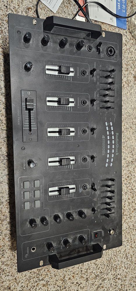 RadioShack 4-Channel Stereo Mixer with Sound Effects and Crossfader - DJ Audio Equipment