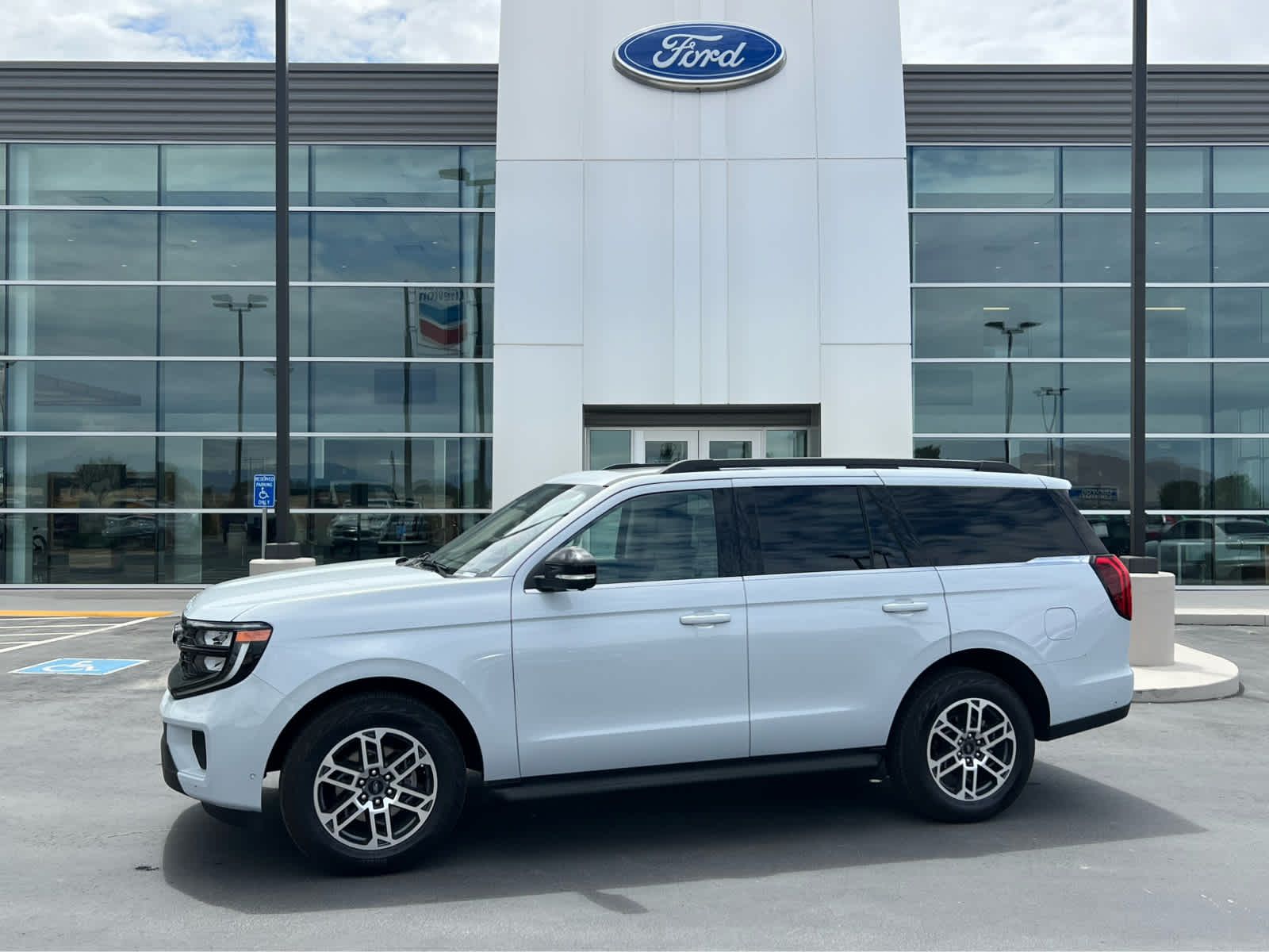 2025 Ford Expedition Active