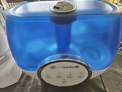 PureGuardian 2-Gallon Ultrasonic Humidifier with Aromatherapy Tray