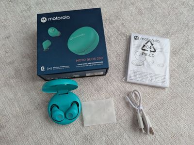 Motorola Moto Buds 250 True Wireless Earbuds - Teal