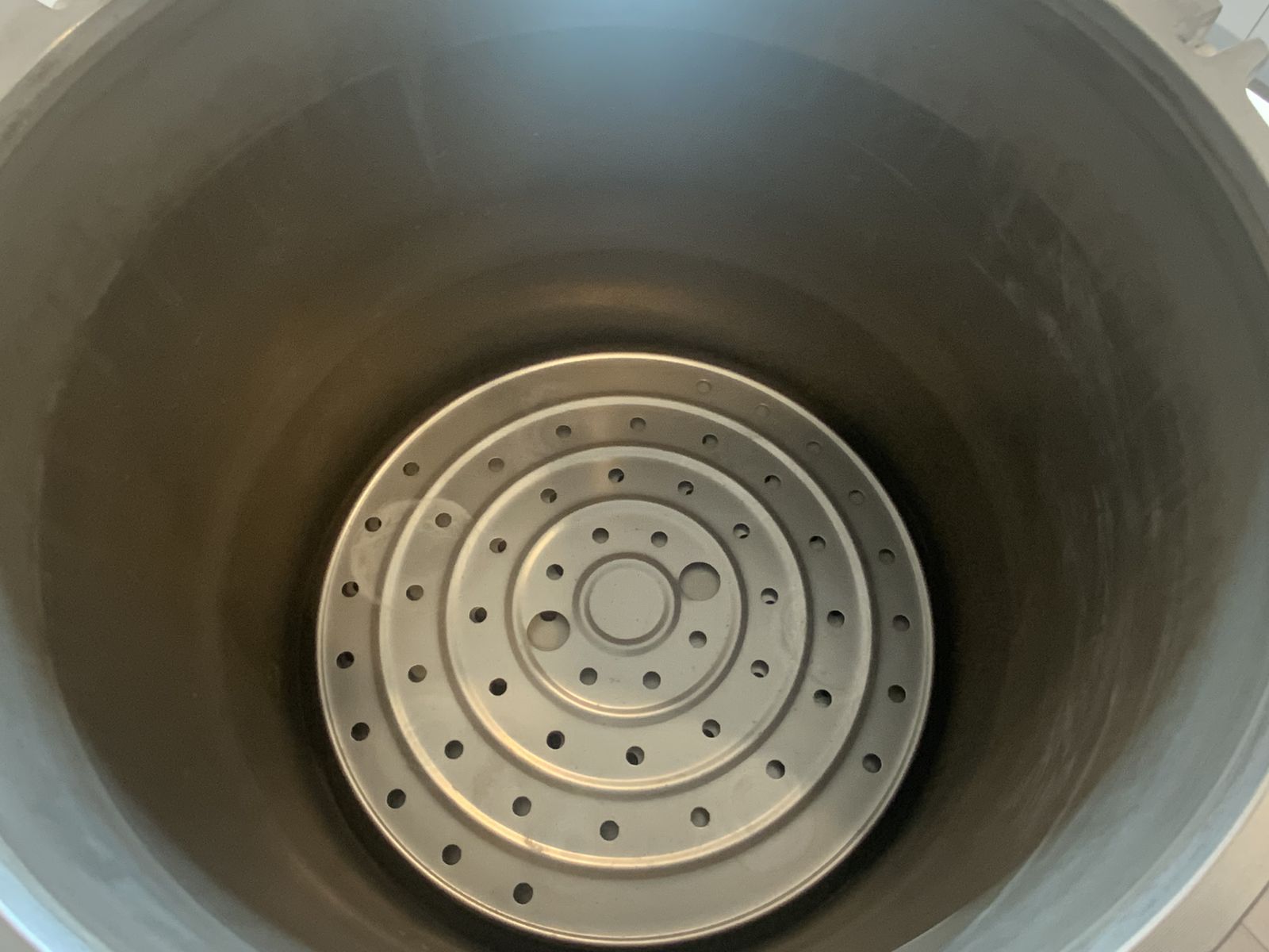 Main image 6