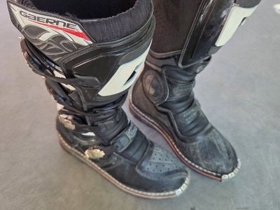 motorcycle boots mens 10