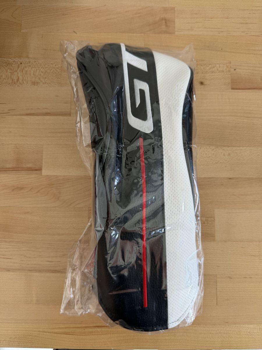 Headcover Only. Titleist GT Driver Headcover. Fits GT1, GT2, GT3 and GT4 Drivers.